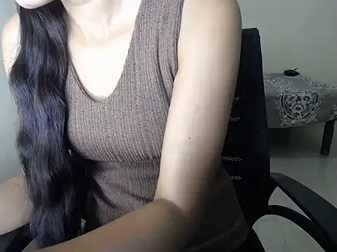 Snapshot of shreya_sharma01 chatting on 04-09-26, 05:29 shreya sharma01 online show from 04-09-26, 05:29