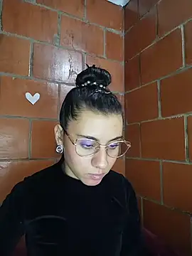 Snapshot of Amanda_x1 chatting on 07-02-26, 06:36 Amanda x1 online show from 07-02-26, 06:36