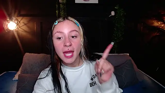 melodygirl2   online show from 04-27-26, 03:54