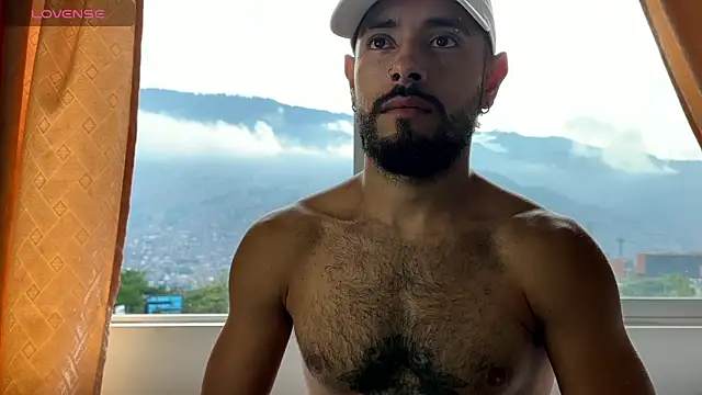 Mateobaer  online show from 04-11-26, 01:15