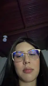 Snapshot of Cloebennet013 chatting on 05-24-26, 02:49 Cloebennet013 online show from 05-24-26, 02:49