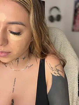 CarolQueen1  online show from 04-08-26, 12:49