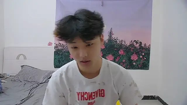 icecream-002 online show from 04-21-26, 11:49