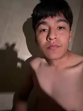 Snapshot of uunico22anni chatting on 03-11-26, 05:46 uunico22anni online show from 03-11-26, 05:46