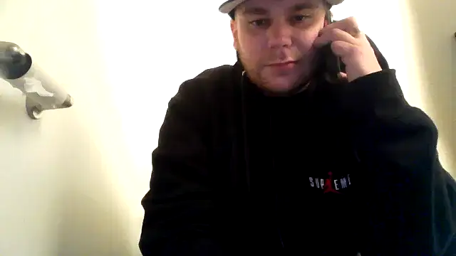 Snapshot of occasionalride1 chatting on 06-09-26, 02:39 occasionalride1 online show from 06-09-26, 02:39