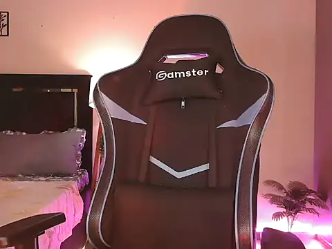 NaughtyUrus online show from 04-25-26, 01:08