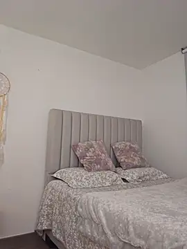 oliviialover online show from 04-09-26, 06:30