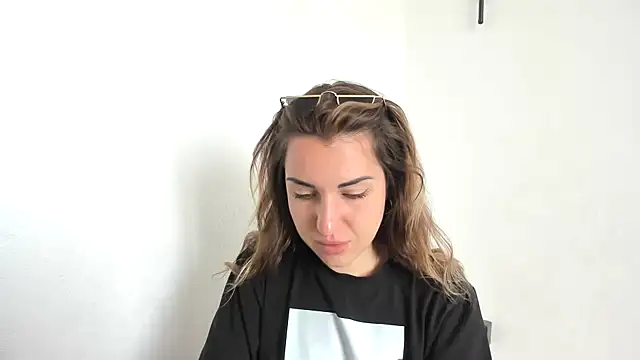 summmmersky1 online show from 04-16-26, 07:53