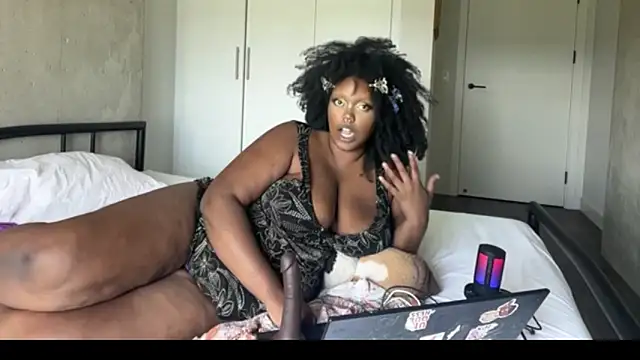 juicy janet online show from 07-23-26, 05:44