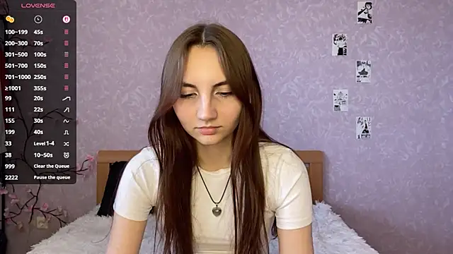 Snapshot of AlisaBloom chatting on 05-12-26, 02:03 AlisaBloom online show from 05-12-26, 02:03