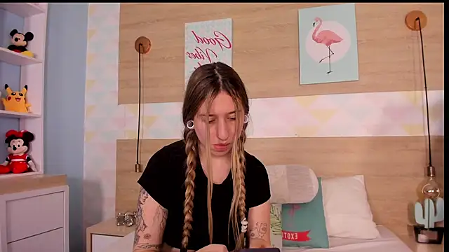 AmberVegaa online show from 05-27-26, 01:57