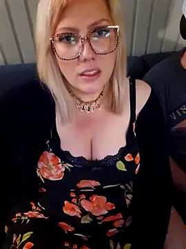 Snapshot of LexySaint chatting on 09-10-25, 06:19 LexySaint online show from 09-10-25, 06:19