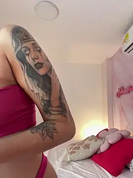 Adalyn Cute online show from 04-24-26, 11:34