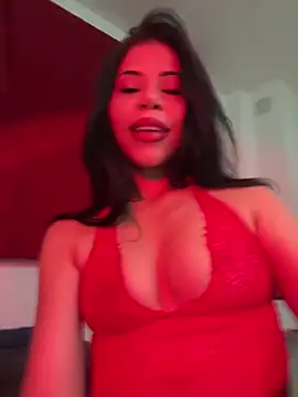 Snapshot of MiaReidd chatting on 03-22-26, 05:00 MiaReidd online show from 03-22-26, 05:00