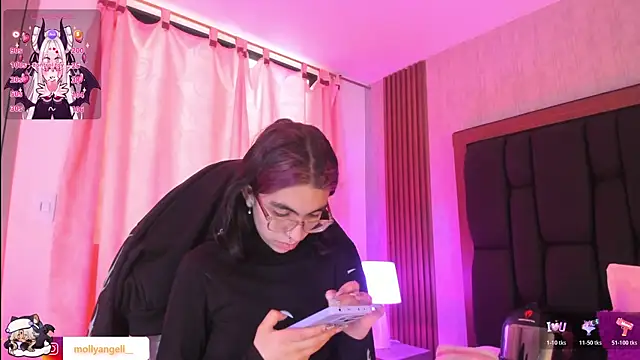 Snapshot of Molly_A chatting on 07-18-26, 03:27 Molly A online show from 07-18-26, 03:27