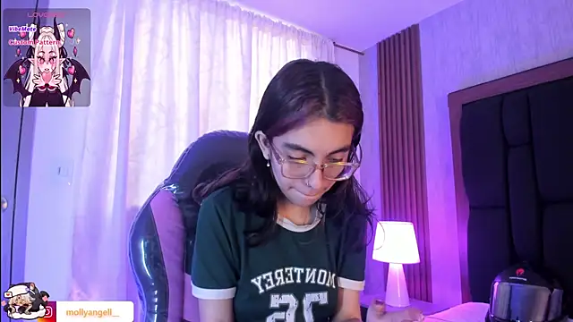 Snapshot of Molly_A chatting on 08-04-26, 03:14 Molly A online show from 08-04-26, 03:14