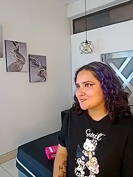 Snapshot of Liily_Foxxy chatting on 07-29-26, 11:30 Liily Foxxy online show from 07-29-26, 11:30