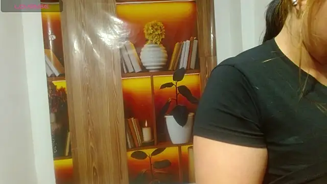 Snapshot of linazaenz chatting on 03-13-26, 10:27 linazaenz online show from 03-13-26, 10:27