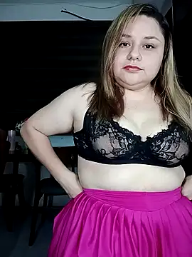 Snapshot of jennyyhottt chatting on 04-25-26, 06:16 jennyyhottt online show from 04-25-26, 06:16