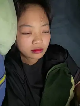 Snapshot of Herbe_01 chatting on 03-12-26, 10:49 Herbe 01 online show from 03-12-26, 10:49