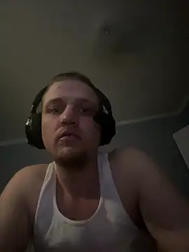 Snapshot of BoredGamer420 chatting on 04-16-26, 03:51 BoredGamer420 online show from 04-16-26, 03:51