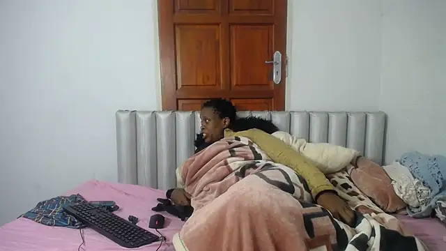 JoycyQueen online show from 04-23-26, 12:56