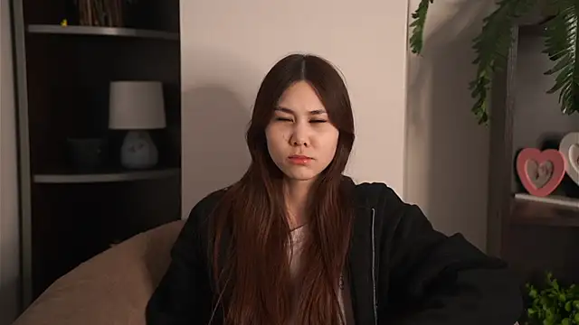 ShareeLavertue online show from 03-11-26, 05:57