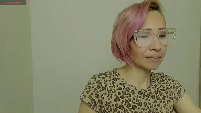 Snapshot of PinkSiren chatting on 03-21-26, 05:16 PinkSiren online show from 03-21-26, 05:16