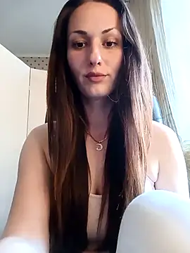 LunaCrystall online show from 05-07-26, 04:01
