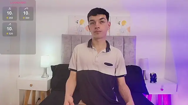 Snapshot of MikeLawford_ chatting on 03-11-26, 08:26 MikeLawford online show from 03-11-26, 08:26