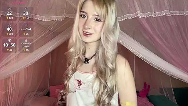 Snapshot of OnlyEva1 chatting on 05-05-26, 07:38 OnlyEva1 online show from 05-05-26, 07:38