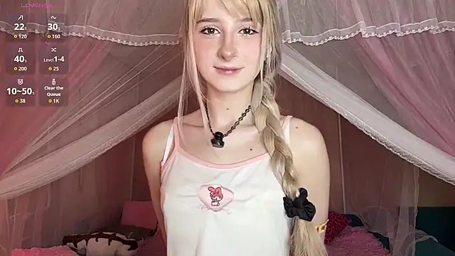 Snapshot of OnlyEva1 chatting on 05-15-26, 08:32 OnlyEva1 online show from 05-15-26, 08:32