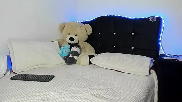 Soycriss31 online show from 04-12-26, 05:51