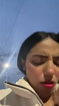 sylphiee  online show from 04-26-26, 10:35