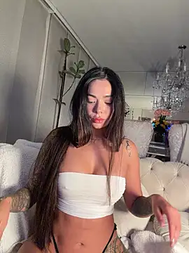 amy  laurie online show from 04-19-26, 04:01