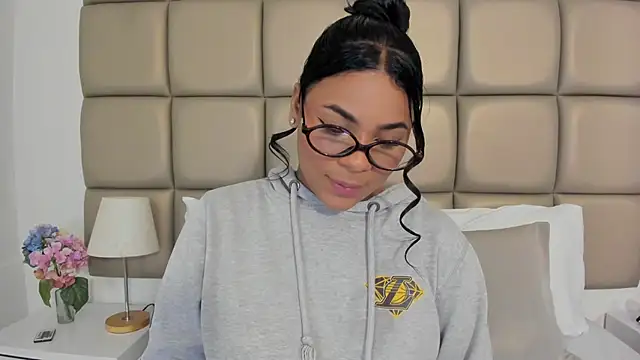 lilly williamss online show from 06-04-26, 03:56