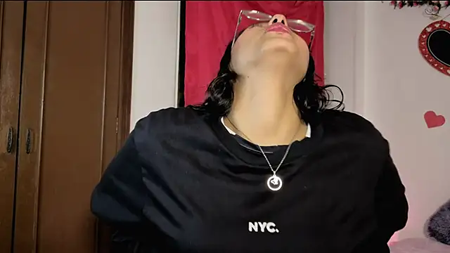 PaulaCutexs online show from 05-04-26, 05:25