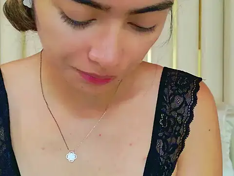 Snapshot of AnnieDesire chatting on 04-28-26, 02:33 AnnieDesire online show from 04-28-26, 02:33