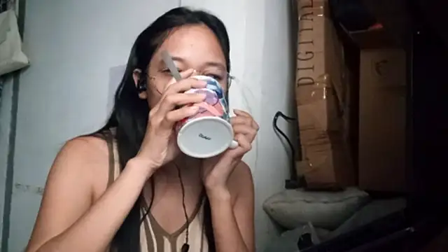 Snapshot of JenetteCarnley chatting on 03-16-26, 12:27 JenetteCarnley online show from 03-16-26, 12:27