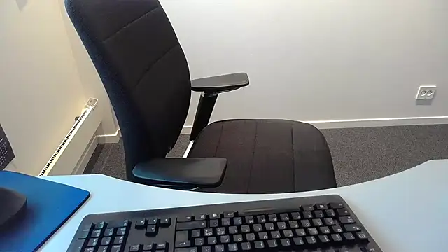 Snapshot of Buggemann chatting on 06-03-26, 03:31 Buggemann online show from 06-03-26, 03:31