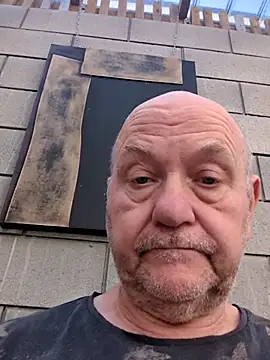 Snapshot of Buggemann chatting on 07-19-26, 04:00 Buggemann online show from 07-19-26, 04:00