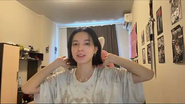 Snapshot of KateMiragee chatting on 03-16-26, 09:02 KateMiragee online show from 03-16-26, 09:02