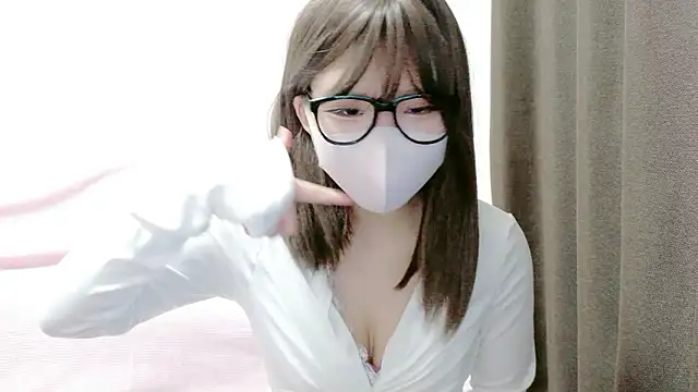 Snapshot of ichigonoiichan chatting on 07-17-26, 12:28 ichigonoiichan online show from 07-17-26, 12:28