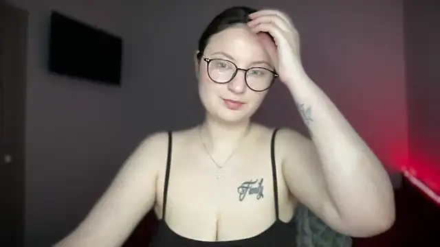 Snapshot of locaalise chatting on 05-08-26, 03:45 locaalise online show from 05-08-26, 03:45