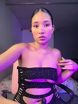 Snapshot of iamkyliewest chatting on 04-03-26, 05:55 iamkyliewest online show from 04-03-26, 05:55