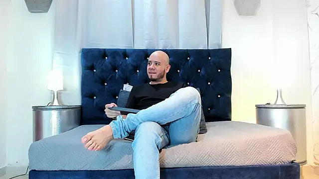 Snapshot of Meduleo_ chatting on 03-23-26, 03:05 Meduleo online show from 03-23-26, 03:05