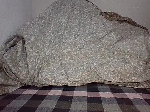 Snapshot of desilund0230 chatting on 05-12-26, 07:11 desilund0230 online show from 05-12-26, 07:11