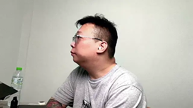 Snapshot of shentong0312 chatting on 03-16-26, 08:40 shentong0312 online show from 03-16-26, 08:40