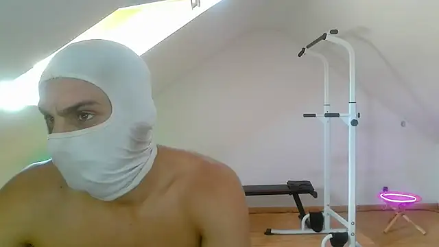 Snapshot of NinjaLaser chatting on 07-08-26, 11:26 NinjaLaser online show from 07-08-26, 11:26