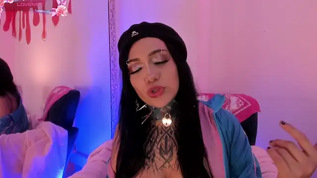 Snapshot of psychodoll_11 chatting on 07-11-26, 10:55 psychodoll 11 online show from 07-11-26, 10:55